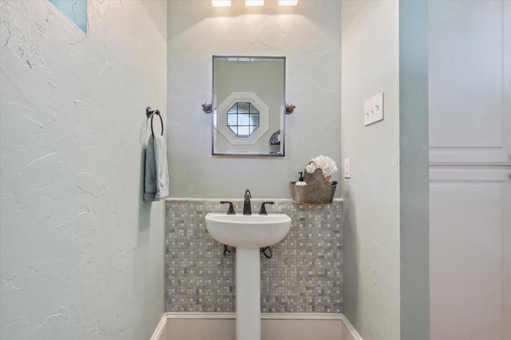 1345 Stillwater Road Waco, TX 76708 - Photo 21 of 40 Powder bath on main floor