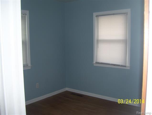 1472 West Judd Road Flint, MI 48507 - Photo 11 of 22 bd 2.jpg