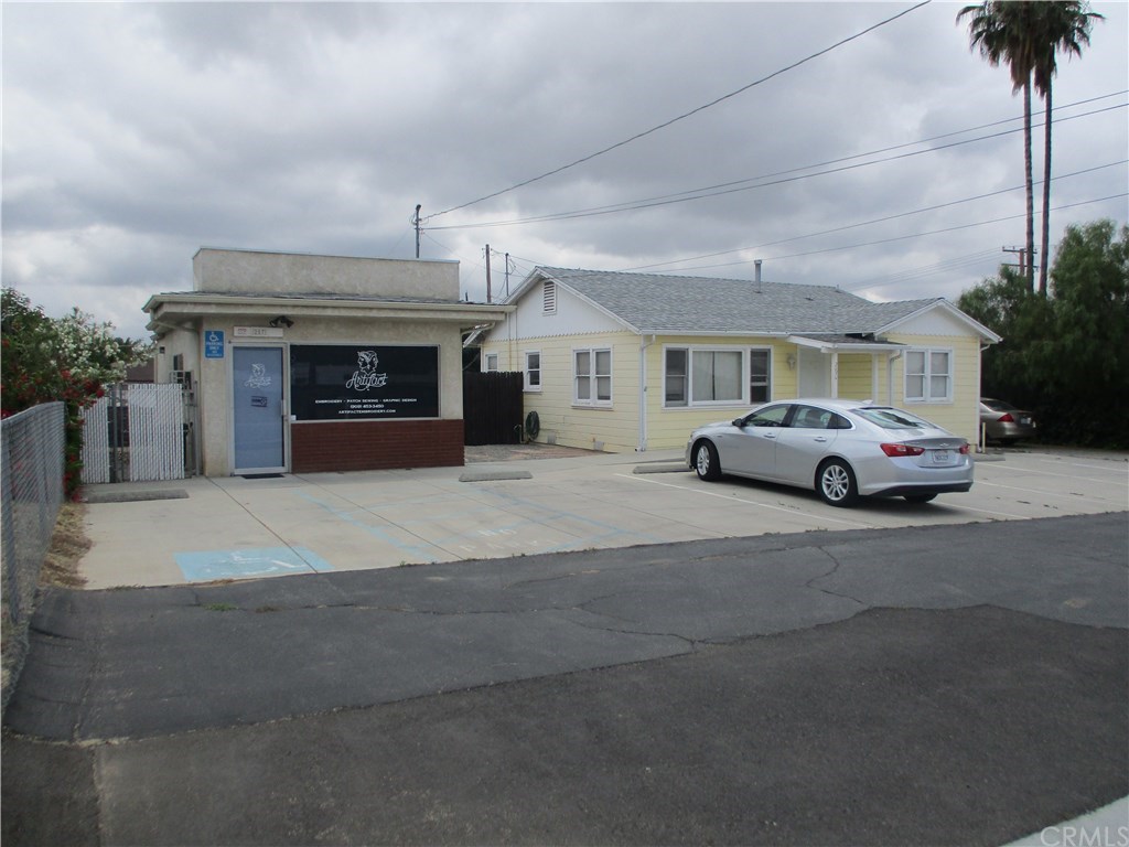 287 West County Line Road Calimesa, CA 92320 - Photo 1 of 8