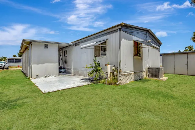 $1,790 | 4072 74th Street North, Unit 395, West Palm Beach, FL 33404