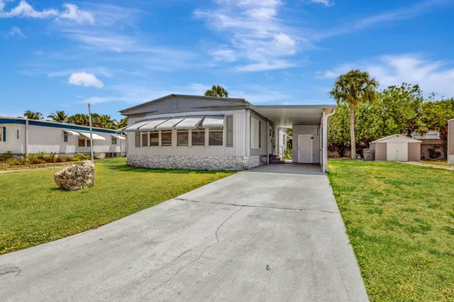 $1,790 | 4072 74th Street North, Unit 395, West Palm Beach, FL 33404