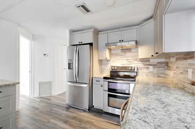 $1,790 | 4072 74th Street North, Unit 395, West Palm Beach, FL 33404