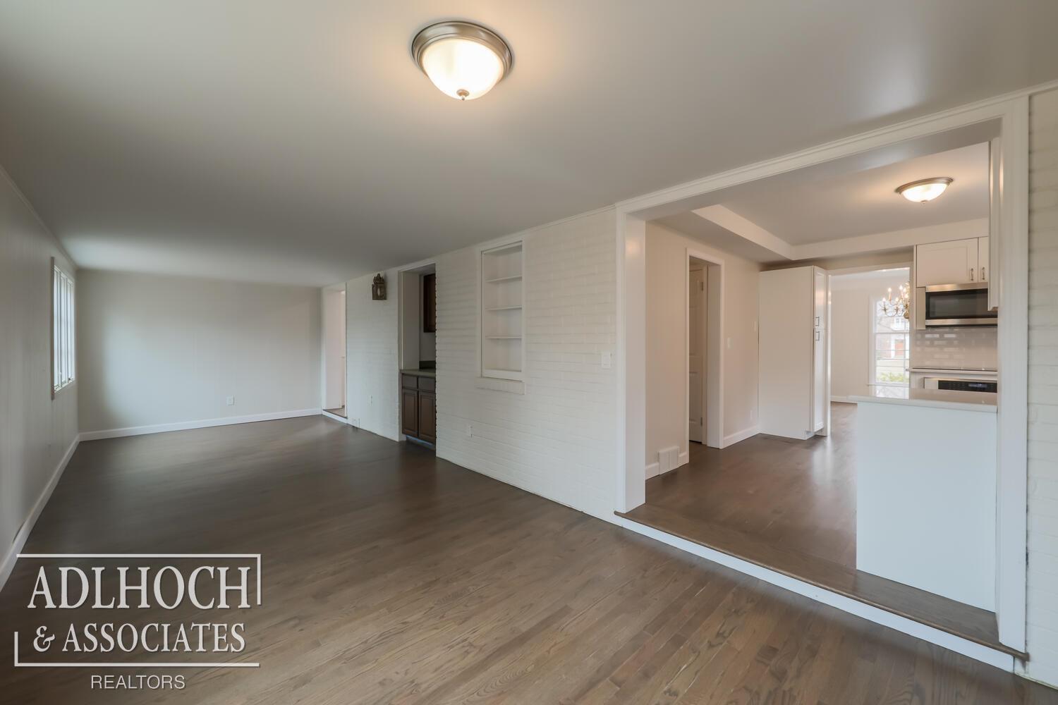 1040 Whittier Road Grosse Pointe, MI 48230 - Photo 6 of 17 50102979-5.JPG