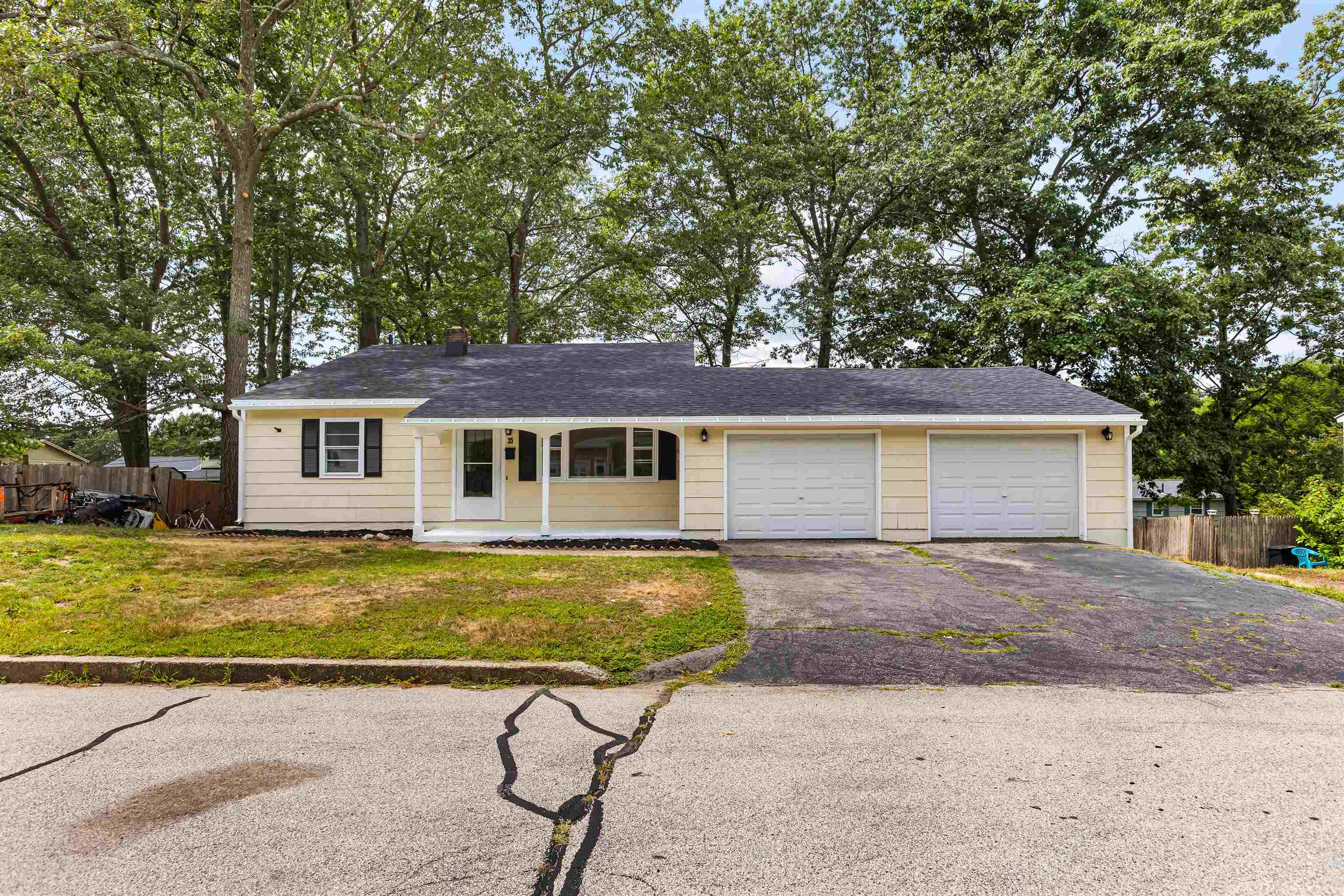 35 Alexander Drive Manchester, NH 03109 - Photo 1 of 20
