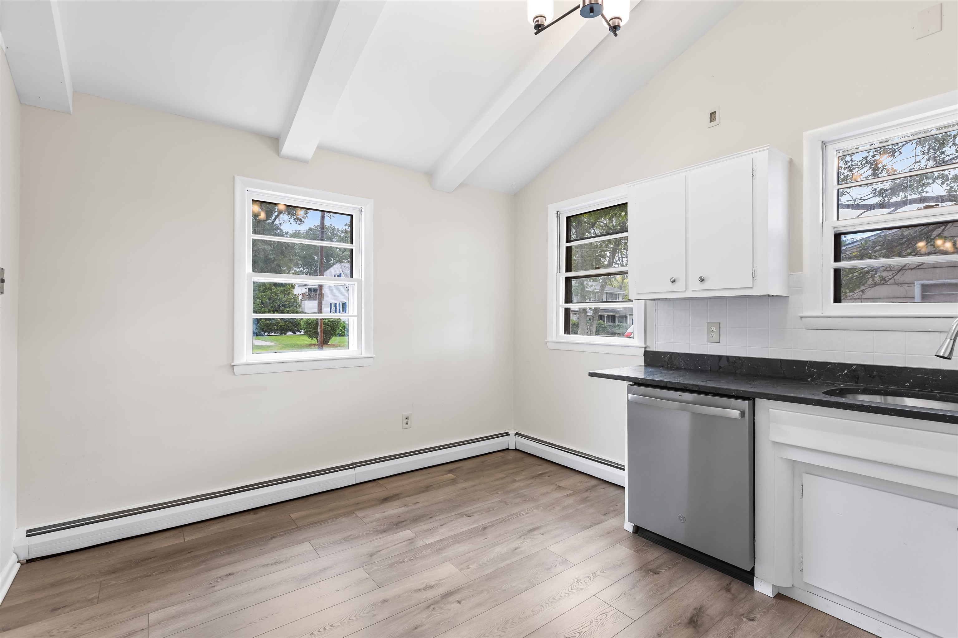 35 Alexander Drive Manchester, NH 03109 - Photo 9 of 20