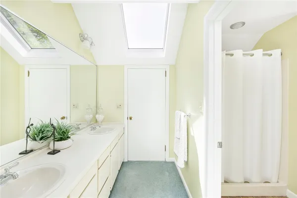 $4,600 | 581 Middle Road, Portsmouth, RI 02871
