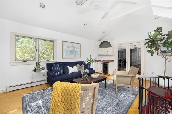 $4,600 | 581 Middle Road, Portsmouth, RI 02871