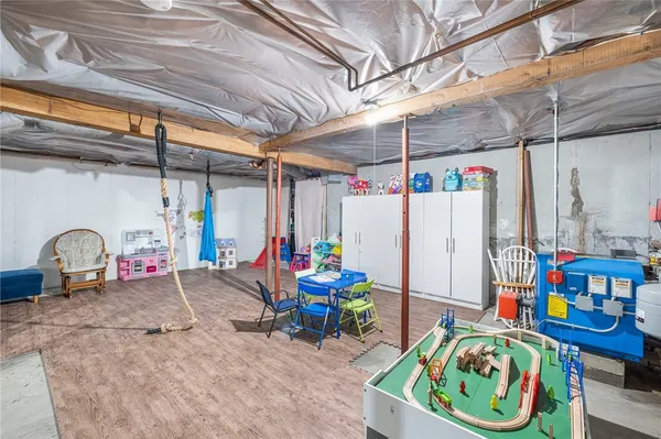 $4,600 | 581 Middle Road, Portsmouth, RI 02871