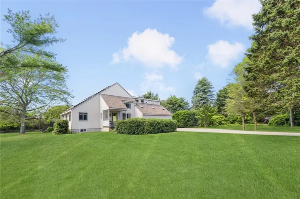 $4,600 | 581 Middle Road, Portsmouth, RI 02871