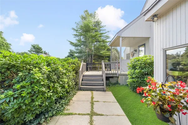 $4,600 | 581 Middle Road, Portsmouth, RI 02871