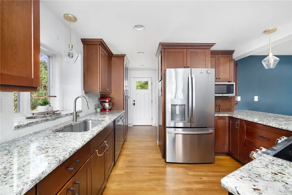$4,600 | 581 Middle Road, Portsmouth, RI 02871
