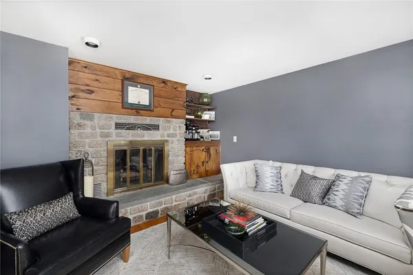 $4,600 | 581 Middle Road, Portsmouth, RI 02871