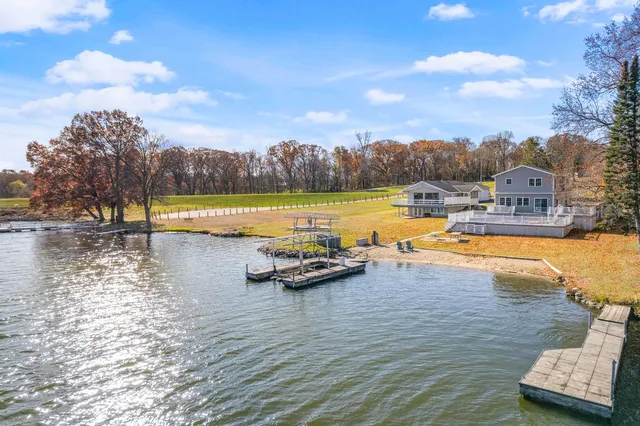 $799,900 | 3 Holiday Drive, Lake Holiday, IL 60552