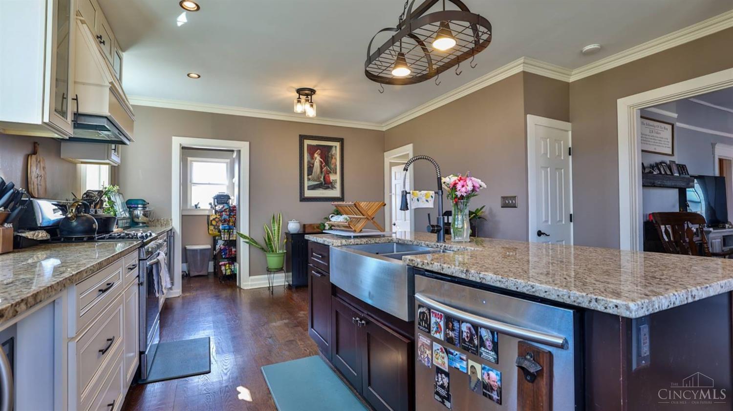 8434 Cheviot Road Cincinnati, OH 45239 - Photo 8 of 35 Gallery Image 8