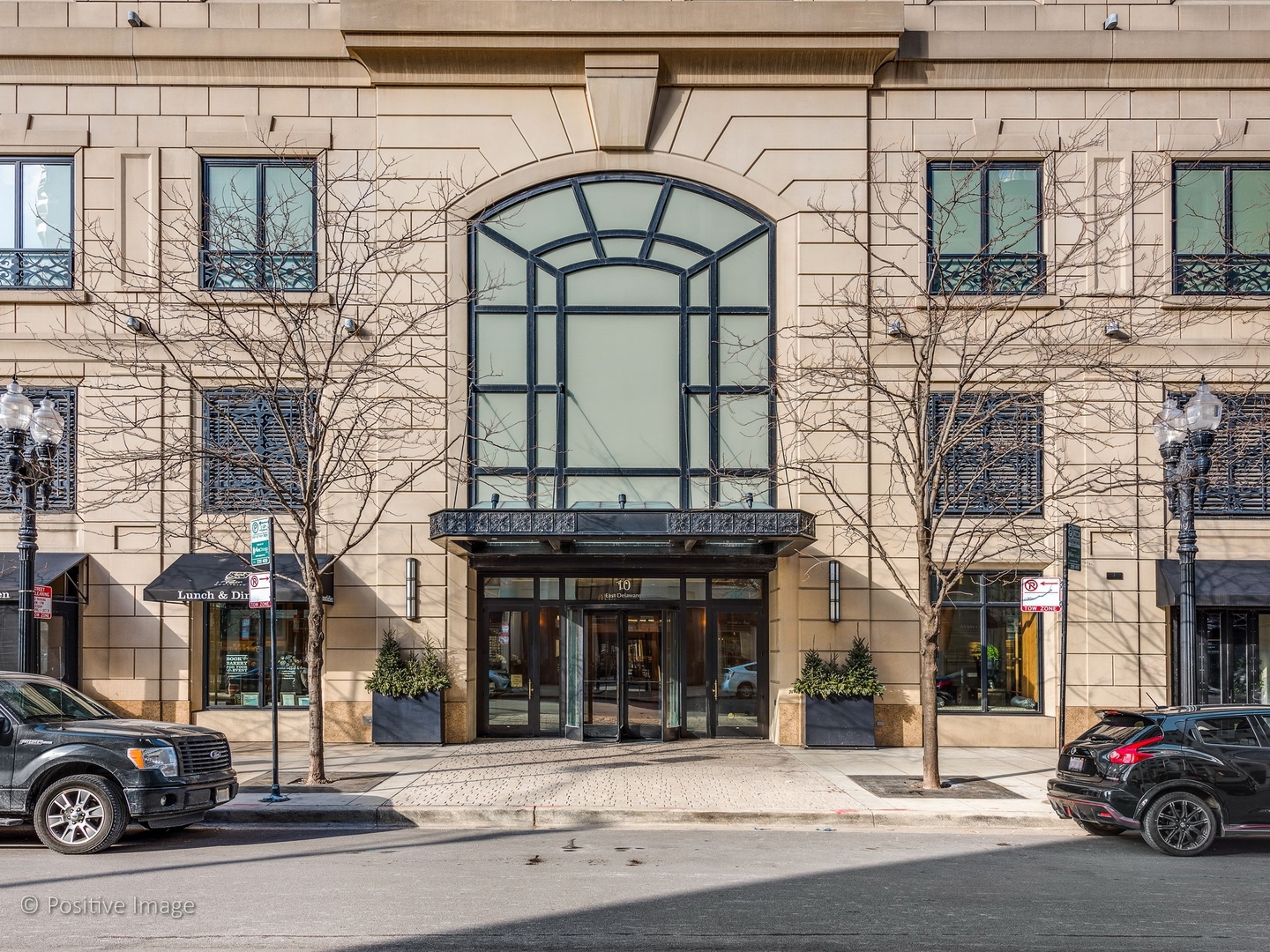 10 East Delaware Place, Unit 10D Chicago, IL 60611 - Photo 2 of 19