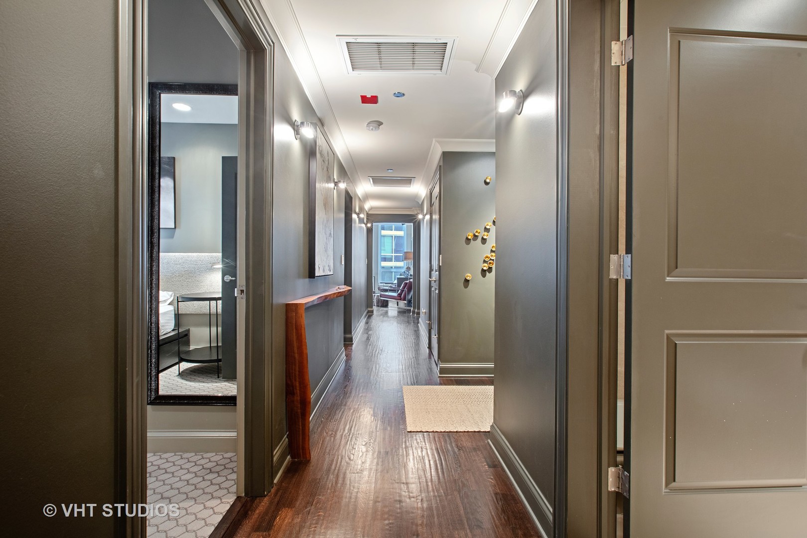 10 East Delaware Place, Unit 10D Chicago, IL 60611 - Photo 4 of 19