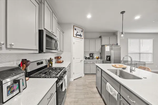 $2,600 | 1009 Croxley Way, Fort Worth, TX 76247