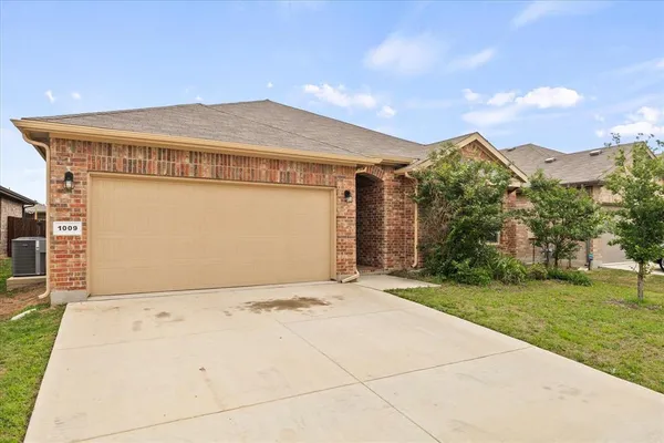 $2,600 | 1009 Croxley Way, Fort Worth, TX 76247