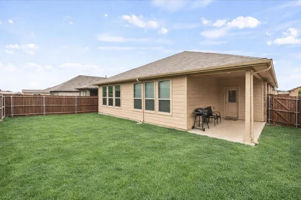 $2,600 | 1009 Croxley Way, Fort Worth, TX 76247