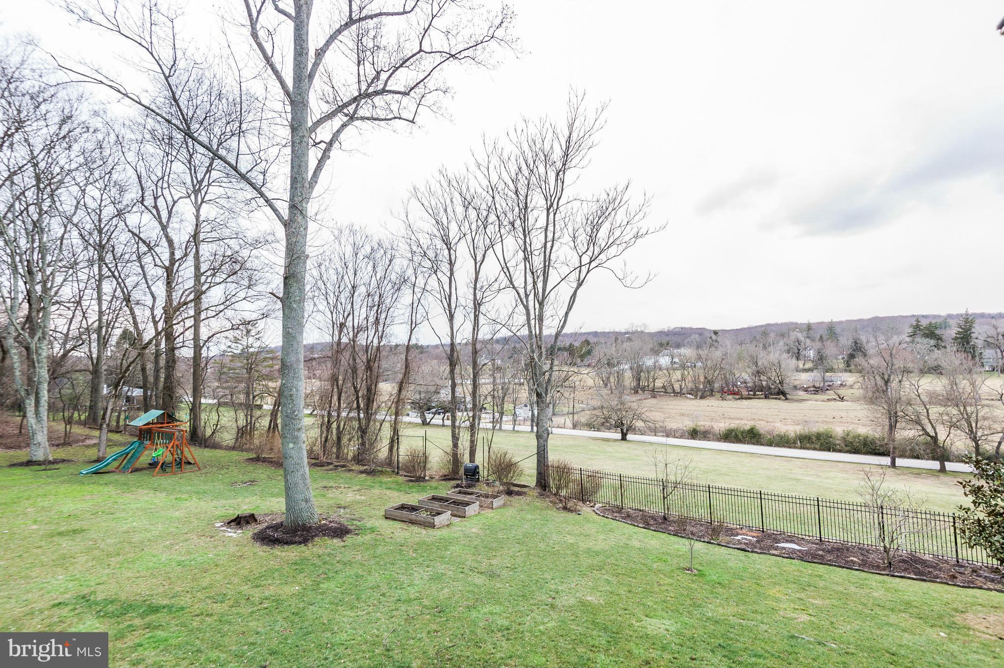 2001 Old Valley Road Pikesville, MD 21208 - Photo 29 of 30 Yard