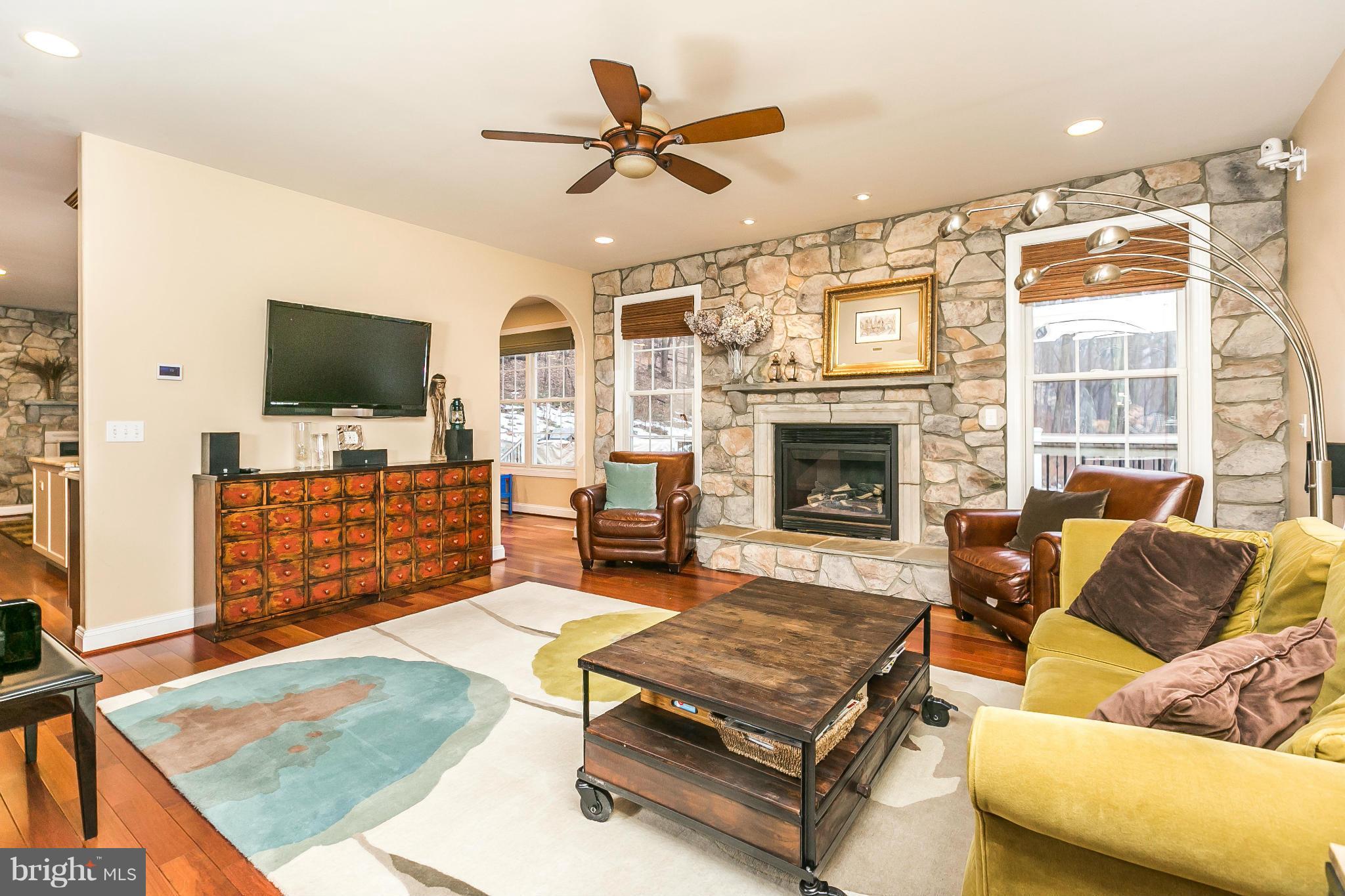 2001 Old Valley Road Pikesville, MD 21208 - Photo 6 of 30 Family Room
