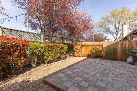 $550,000 | 882 Professional Drive, Napa, CA 94558