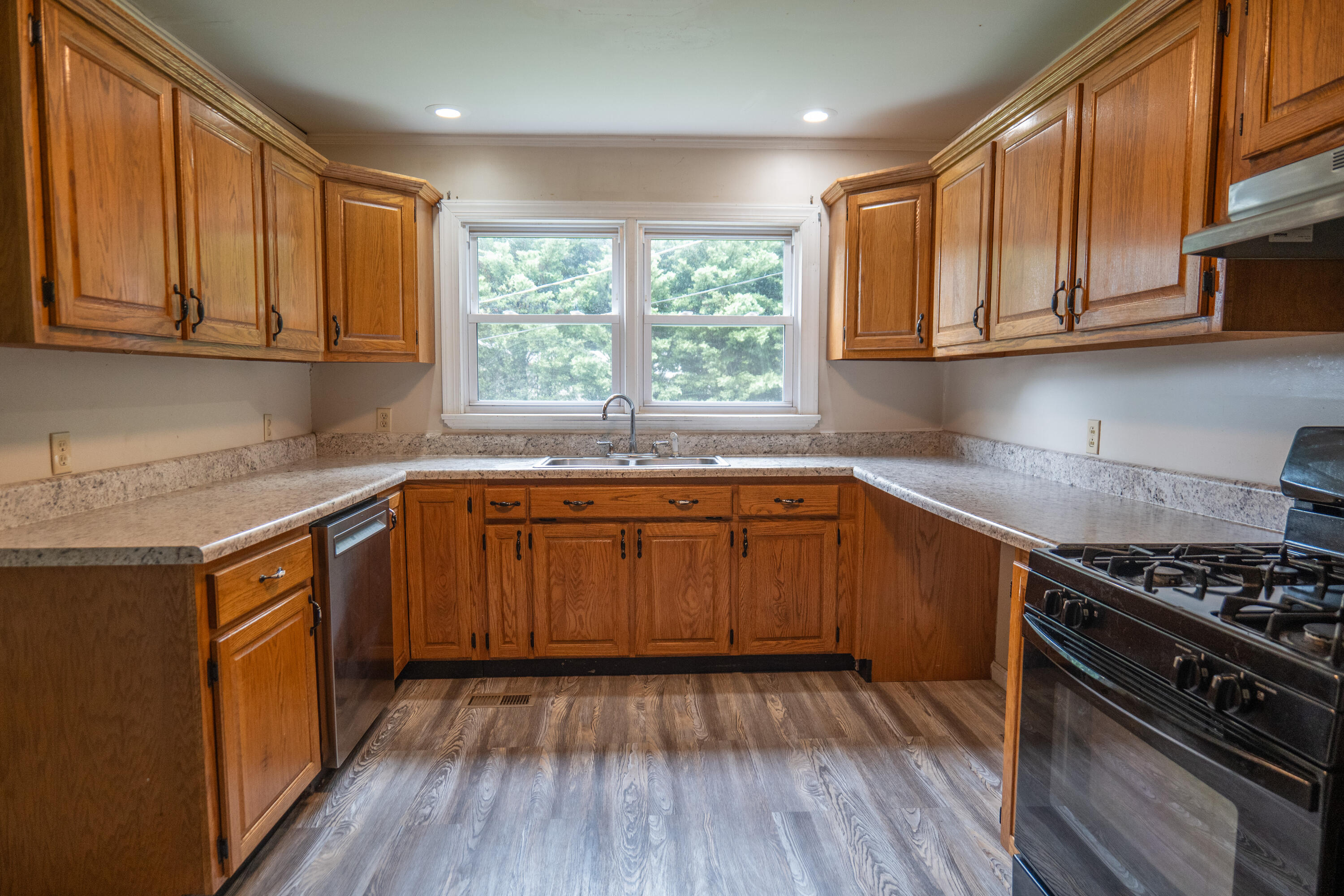 51 Grove Street Ringgold, GA 30736 - Photo 5 of 28 51 Grove Street-12