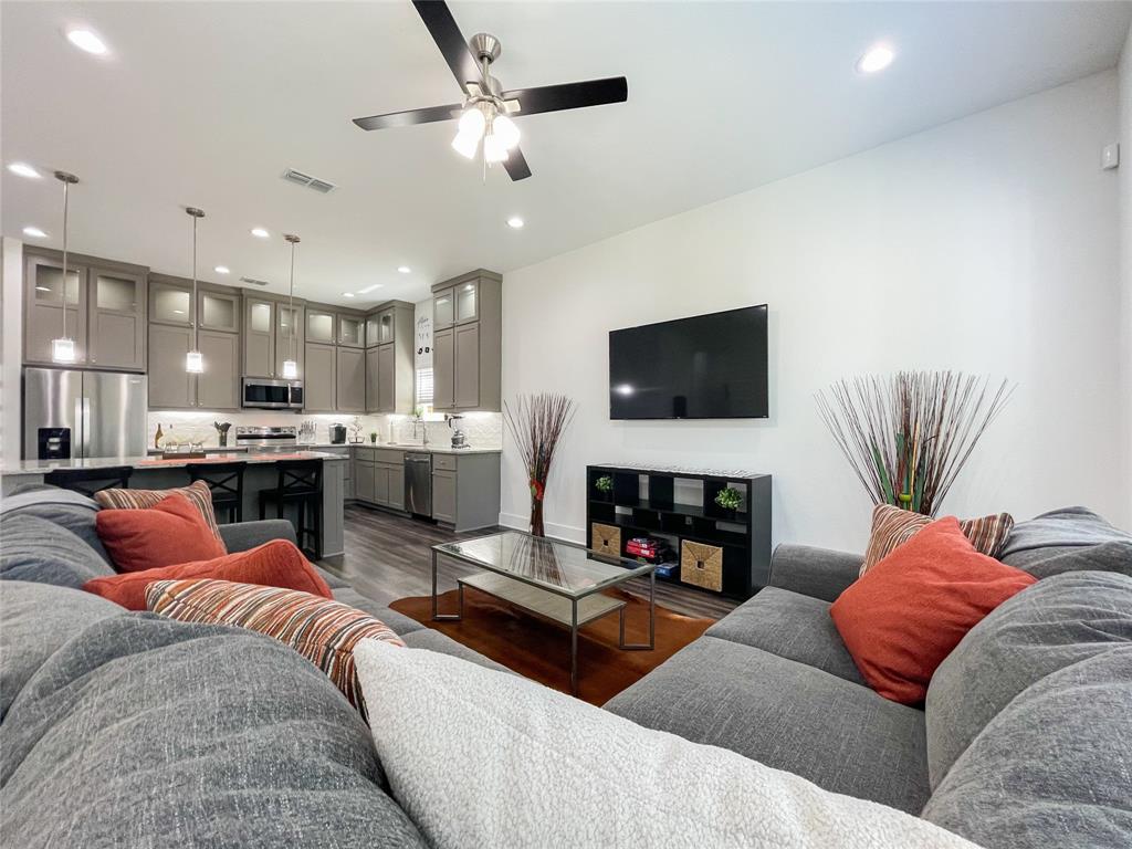 1838 Life Avenue Dallas, TX 75212 - Photo 4 of 17