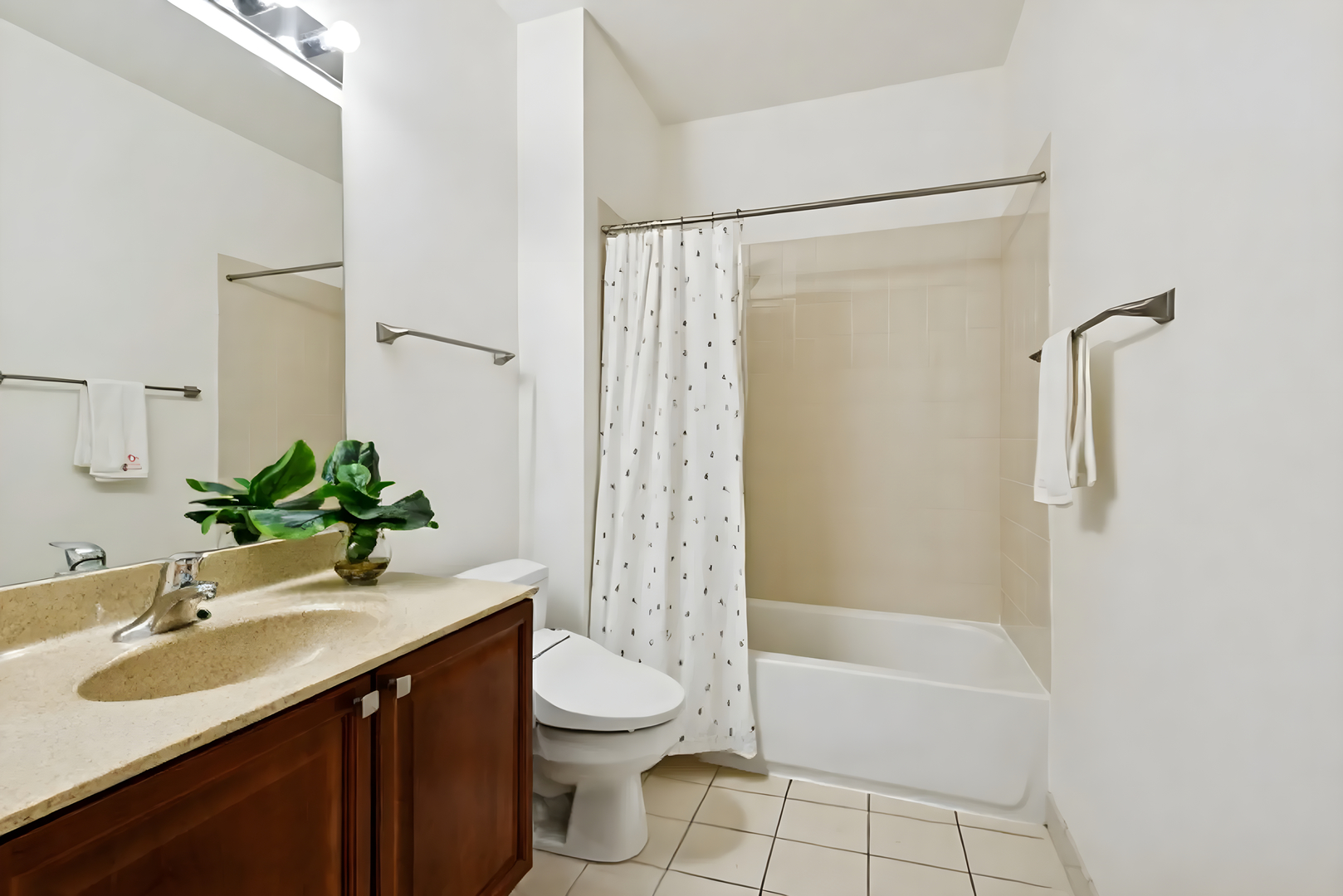 950 West Monroe Street, Unit 808 Chicago, IL 60607 - Photo 13 of 16 Gallery Image 13