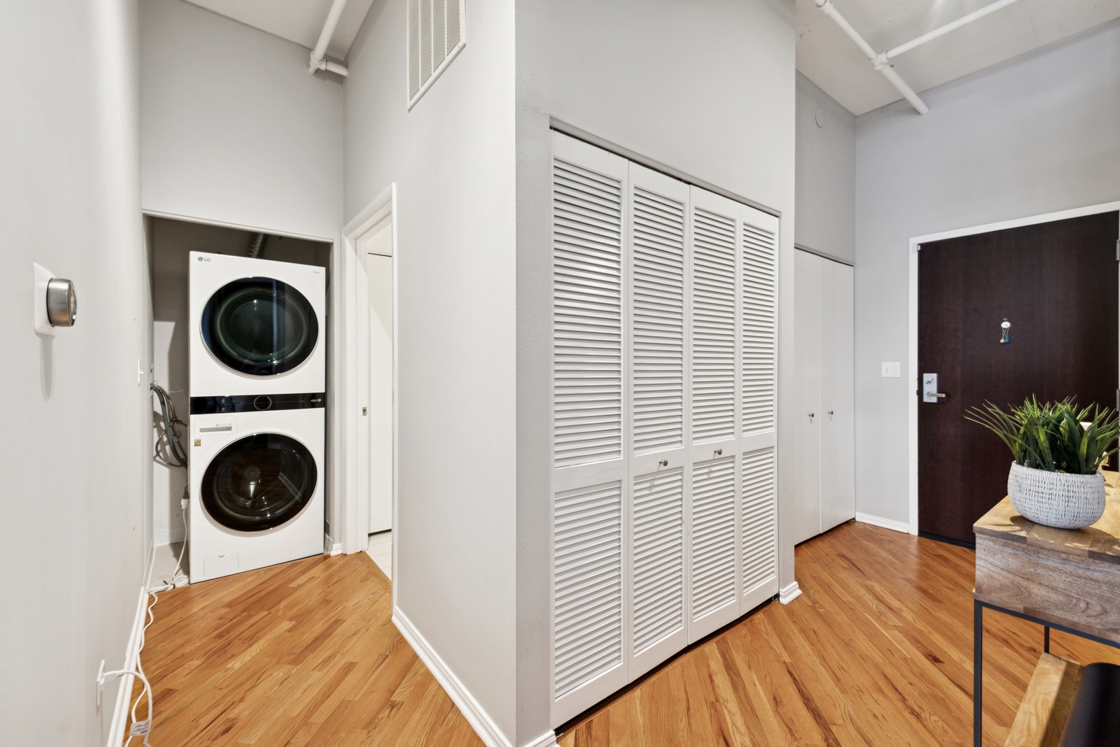 950 West Monroe Street, Unit 808 Chicago, IL 60607 - Photo 14 of 16 Gallery Image 14