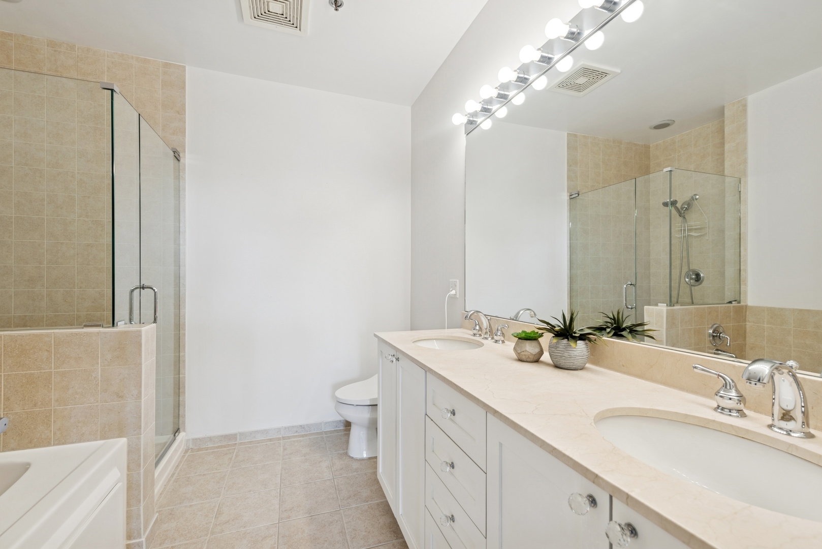 950 West Monroe Street, Unit 808 Chicago, IL 60607 - Photo 10 of 16 Gallery Image 10