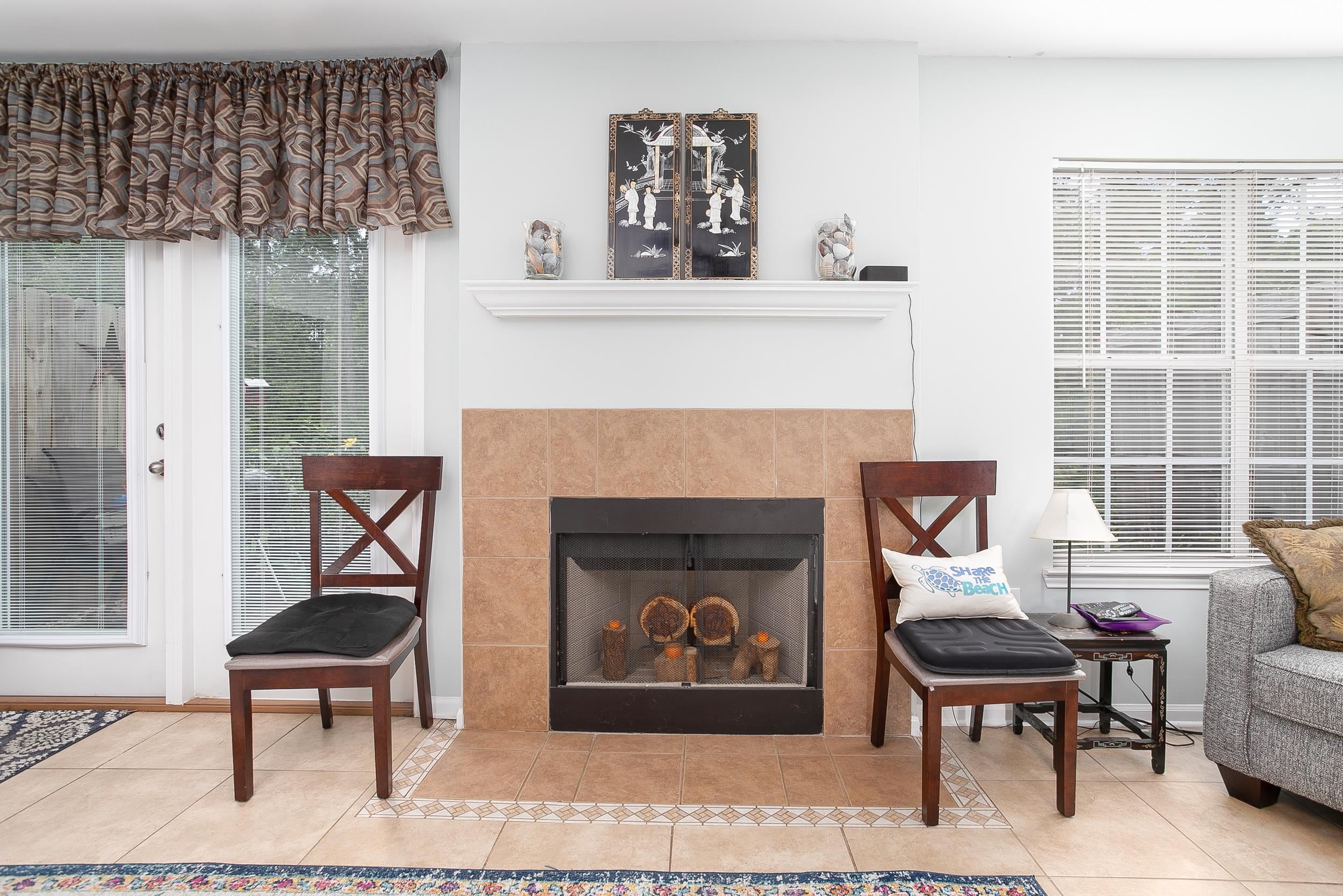 1517 Regency Road, Unit 42 Gulf Shores, AL 36542 - Photo 13 of 39 Living/Dining Area