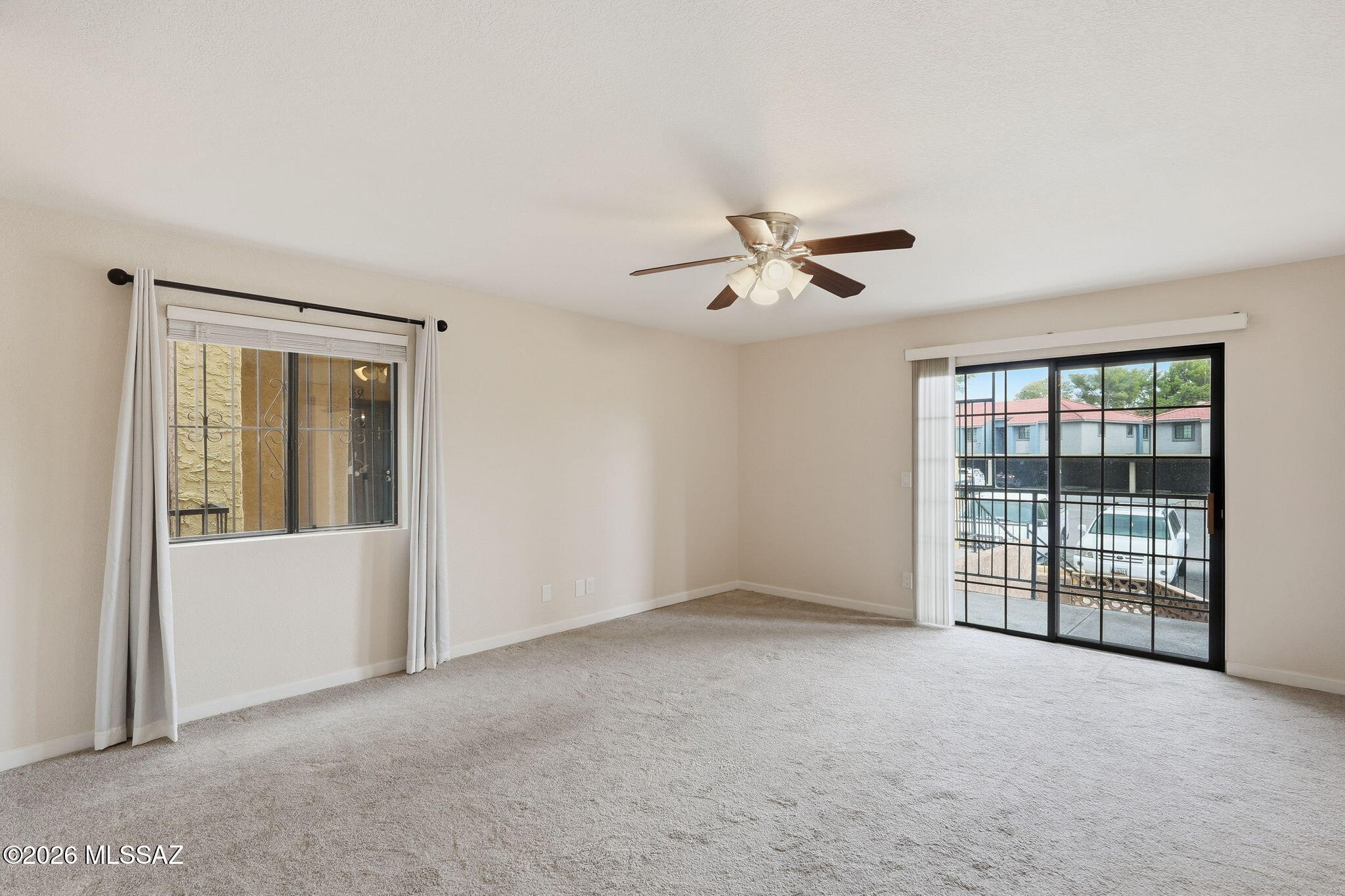 8263 North Oracle Road, Unit 137 Tucson, AZ 85704 - Photo 5 of 36 Living Room 1