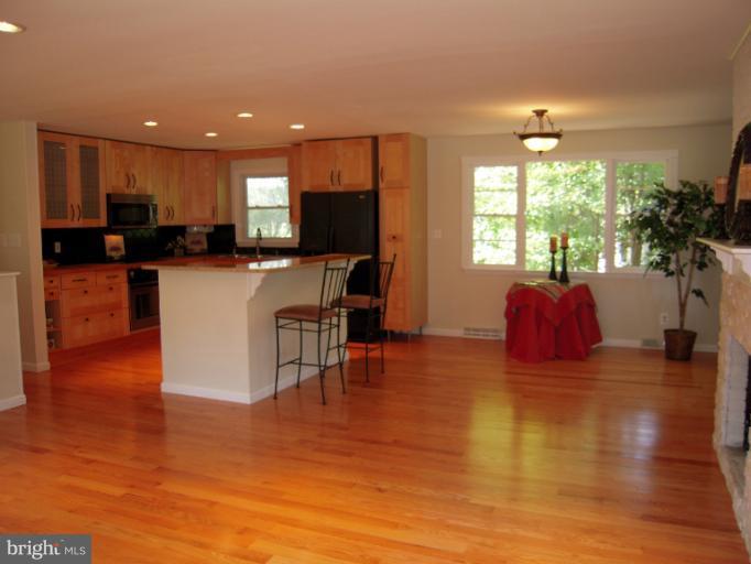 6919 Chelsea Road McLean, VA 22101 - Photo 15 of 16 Kitchen