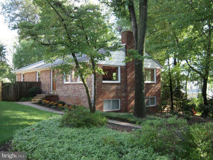 6919 Chelsea Road McLean, VA 22101 - Photo 16 of 16 Exterior (Front)