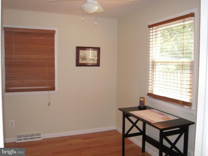 6919 Chelsea Road McLean, VA 22101 - Photo 3 of 16 Interior (General)