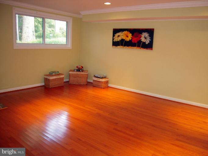 6919 Chelsea Road McLean, VA 22101 - Photo 5 of 16 Interior (General)