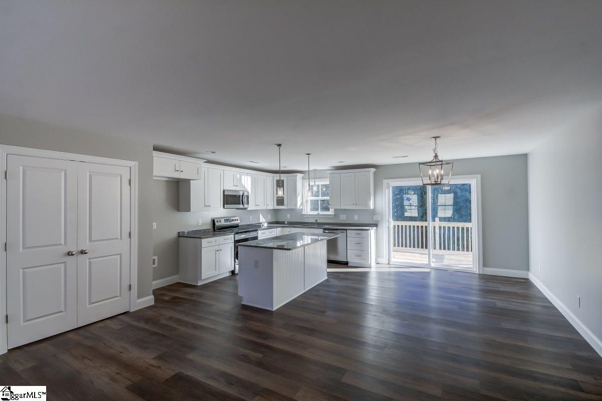 206 Zoar Heights Road Greer, SC 29651 - Photo 6 of 32 Gallery Image 6