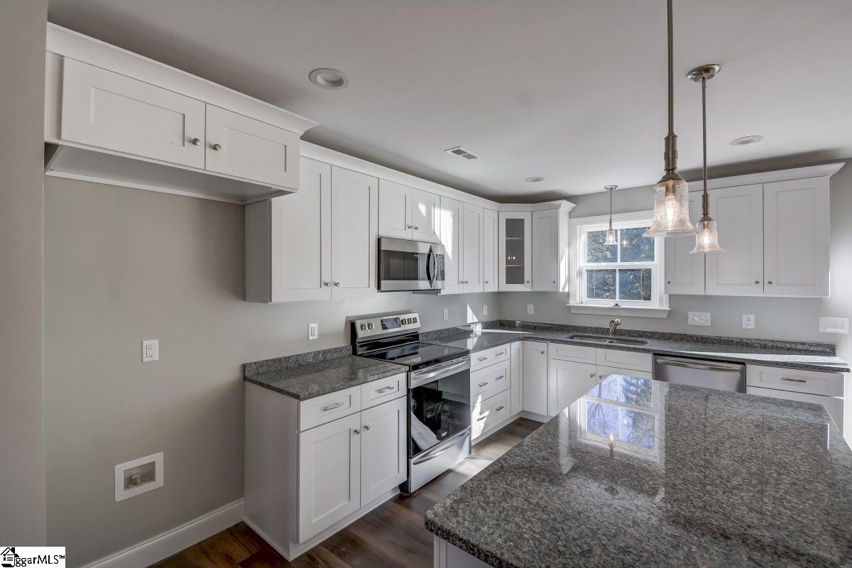 206 Zoar Heights Road Greer, SC 29651 - Photo 10 of 32 Gallery Image 10