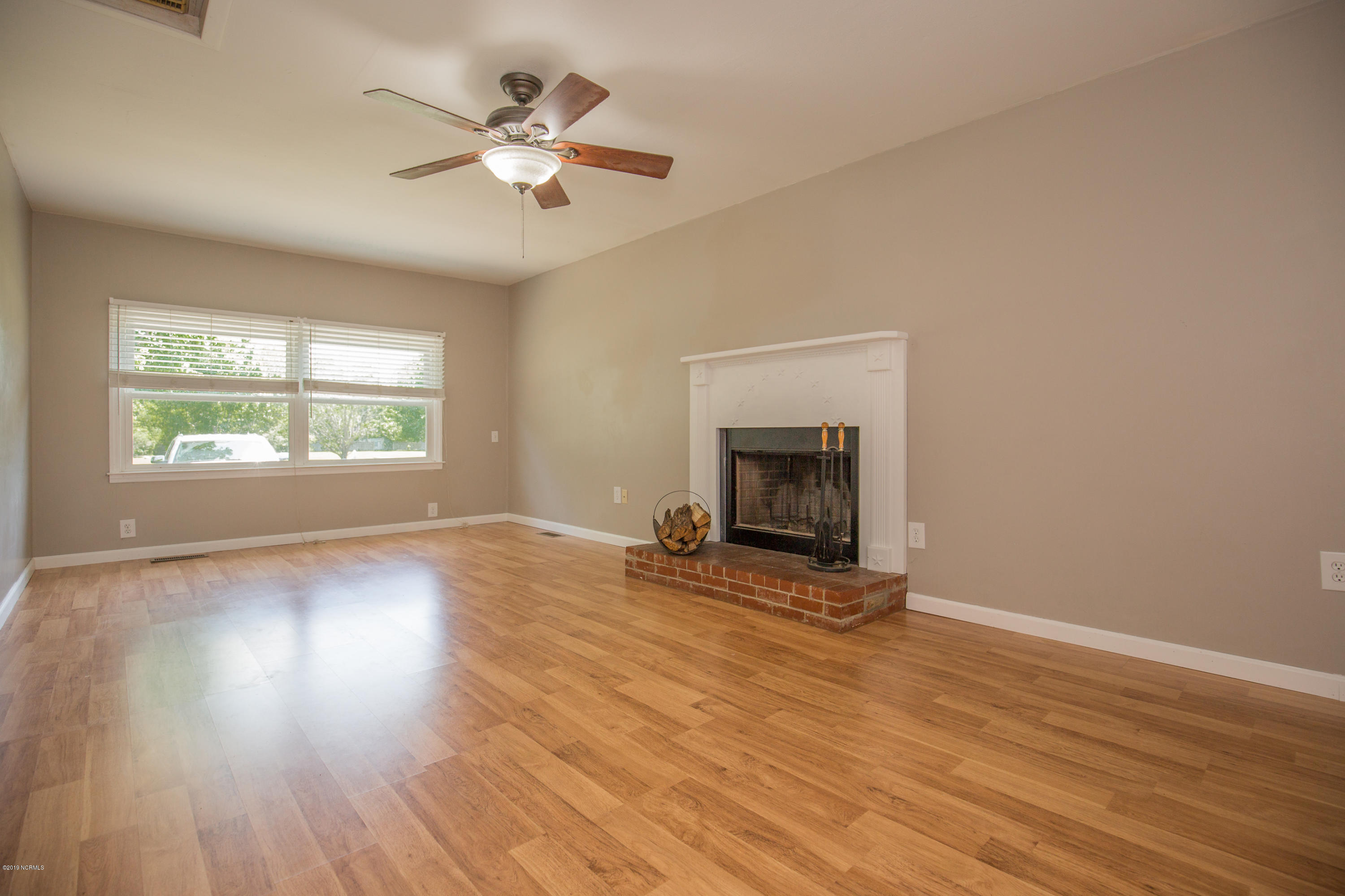 203 Sheffield Road Jacksonville, NC 28546 - Photo 6 of 39 untitled-9754