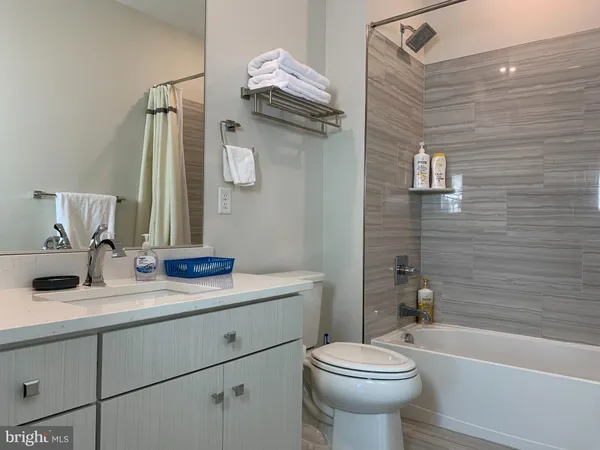 $3,850 | 1761 Old Meadow Road, Unit 313, McLean, VA 22102