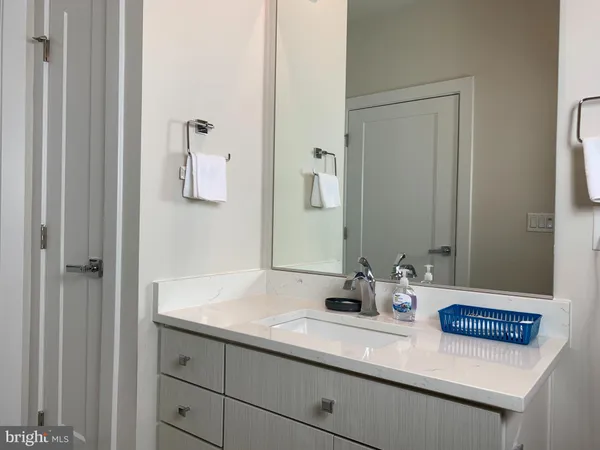 $3,850 | 1761 Old Meadow Road, Unit 313, McLean, VA 22102