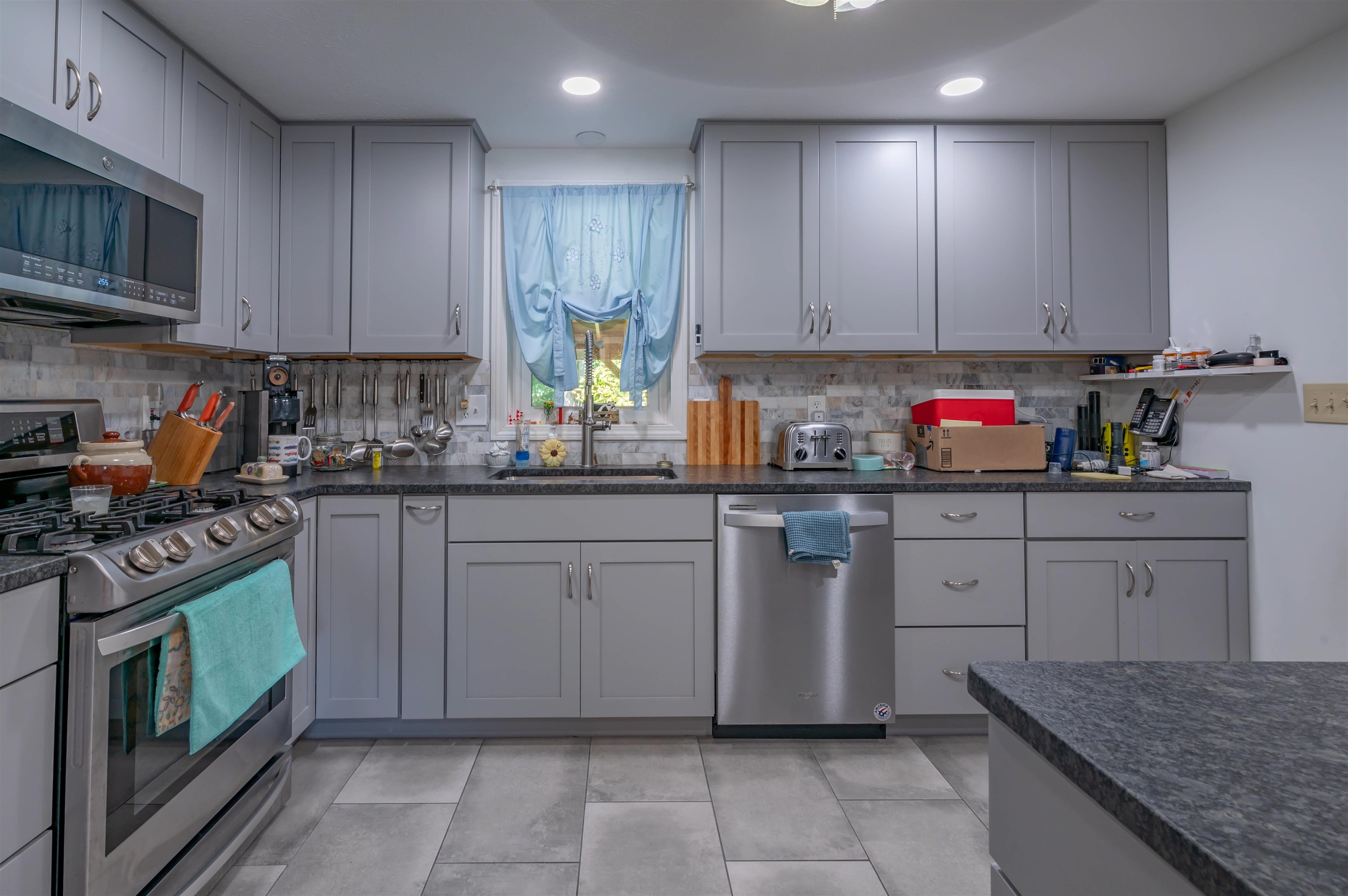 20 Cobble Hill Road Nashua, NH 03062 - Photo 18 of 49 Gallery Image 18