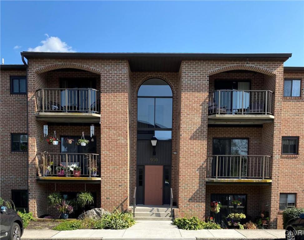 950 Cold Spring Road, Unit 7 Allentown, PA 18103 - Photo 1 of 13 Gallery Image 1