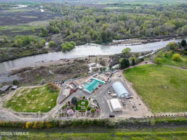 $624,500 | 1202 Hudson Road, Zillah, WA 98953