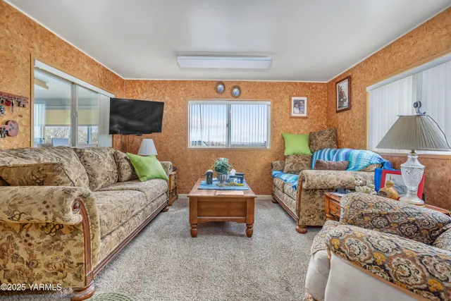 $624,500 | 1202 Hudson Road, Zillah, WA 98953