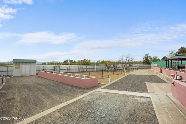 $624,500 | 1202 Hudson Road, Zillah, WA 98953