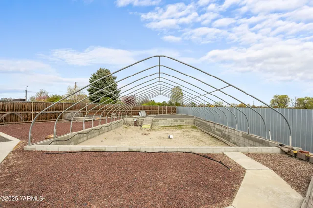 $624,500 | 1202 Hudson Road, Zillah, WA 98953