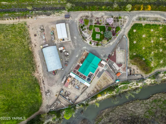 $624,500 | 1202 Hudson Road, Zillah, WA 98953