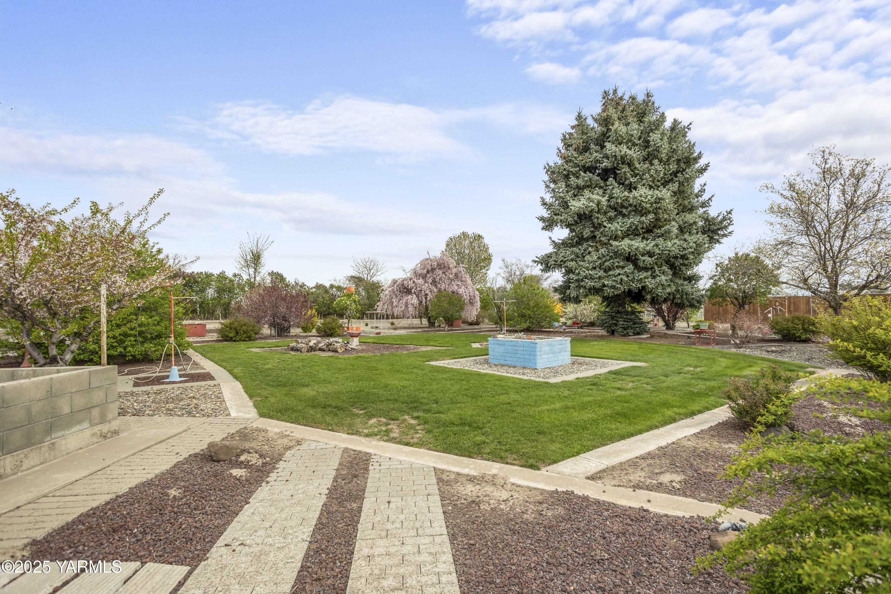 1202 Hudson Road Zillah, WA 98953 - Photo 42 of 58 1202 W Hudson Rd 4.10.25 53